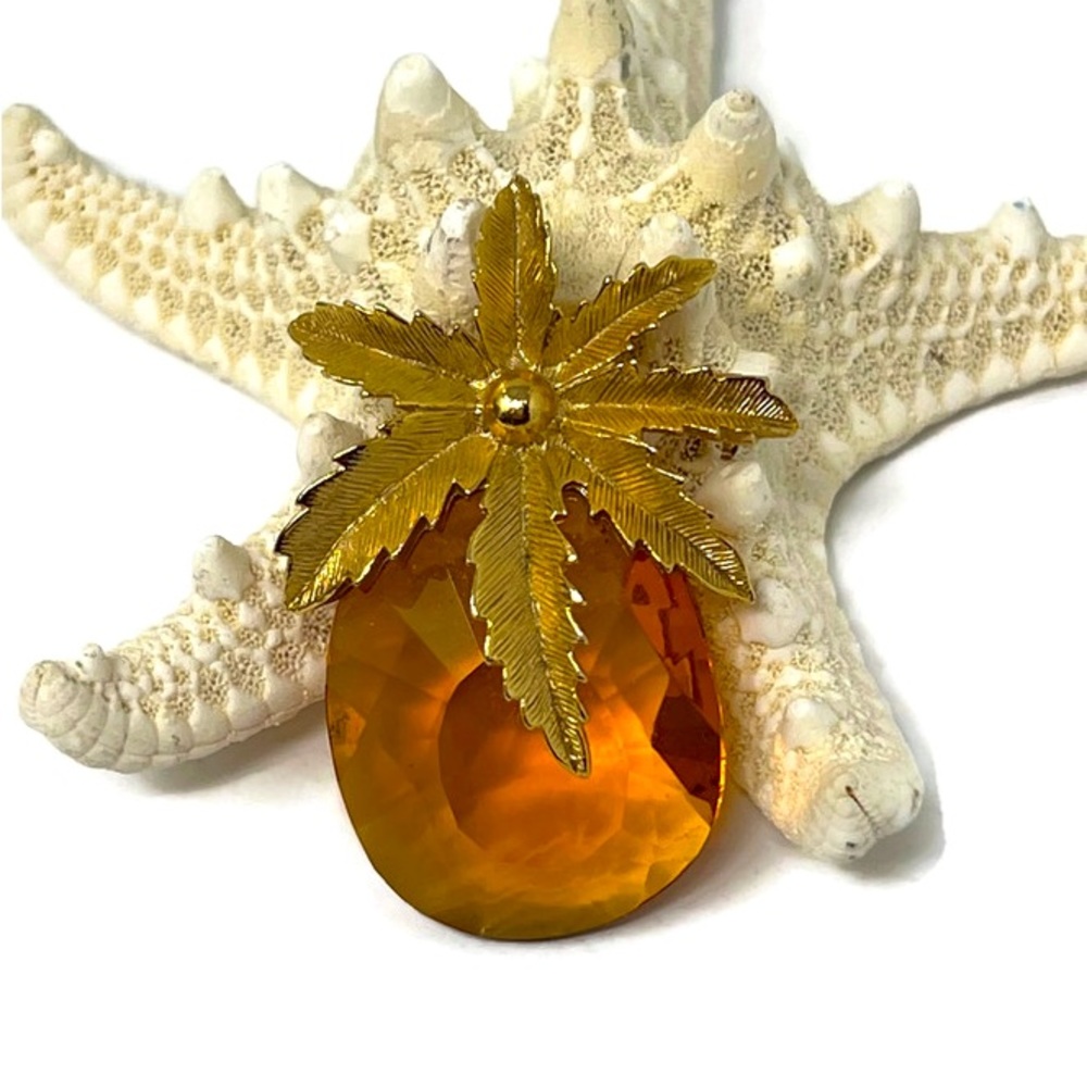 🍍✨Vintage✨🍍Sarah Coventry 1960s Gold Tone Amber Glass Pineapple Brooch Pin